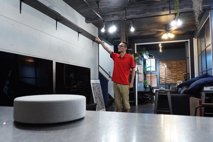 uSOUND FIELDvItɂԂŉyĐĂ݂B́Aʐ^ŖlwĂ鍂ɃtgXs[J[ݒuăeXg{