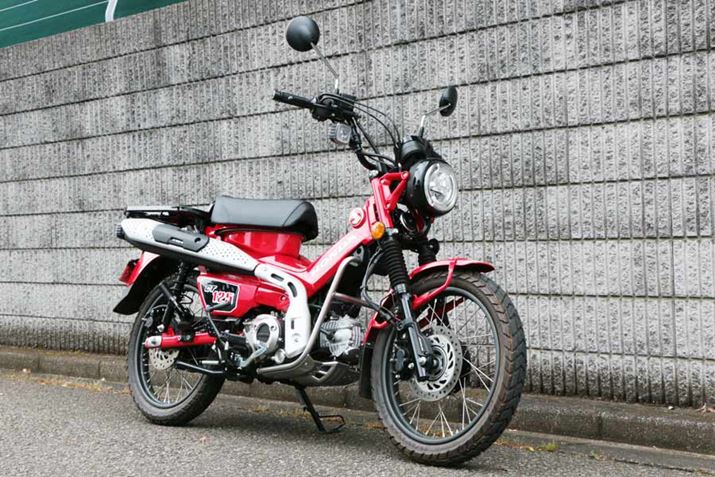 VGW𓋍ڂV^uCT125En^[JuṽTCY1,965iSj×805iSj×1,085iSjmmŁAԏd118kgB]fƔׂƁAS5mmȂAdʂ2kgB[J[]i44~iōjƐuĂ