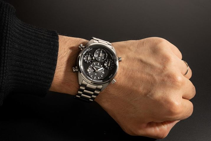 VbNȕ\̍uSBER003vB̓rWJWX|[c܂ŁA܂܂ȃX^CɃ}b`ł