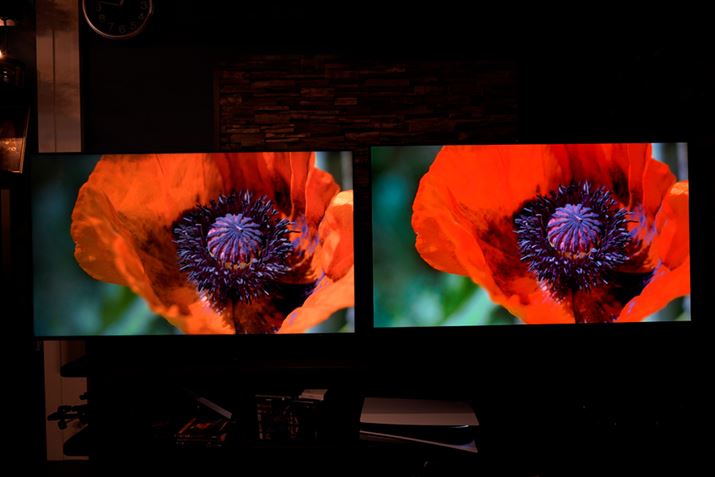 FN₩ȉԂ̉fł́AMini LEDt́uMX950vV[Y͑Ŝ▾邭PxoȂ̂ɑ΂AMLAL@EĹuMZ2500vV[Y͖ÂĂ˂ɕ`