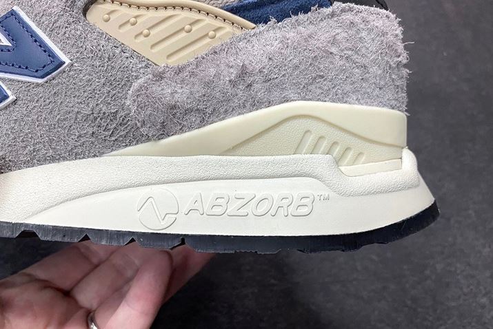 ~bh\[ɂ́AuABZORBvƁuC-CAPv𗼕ڂ邱ƂŁAꂽNbVƌyʐ