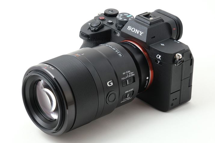 tTCY̓{}ŃA\j[̃tTCY~[Xu7 IVvƓ{}NYuFE 90mm F2.8 Macro G OSSv̑gݍ킹ŎBe܂