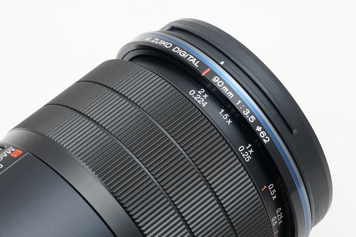 OMfW^\[VÝuM.ZUIKO DIGITAL ED 90mm F3.5 Macro IS PROv̓YP̂2{̎Be{Ă܂