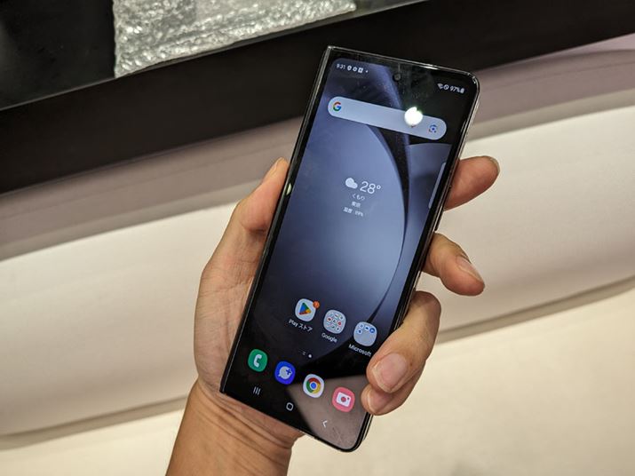 [yʉA^ƂŁAXȈۂ́uGalaxy Z Fold5vBz[hǍDł