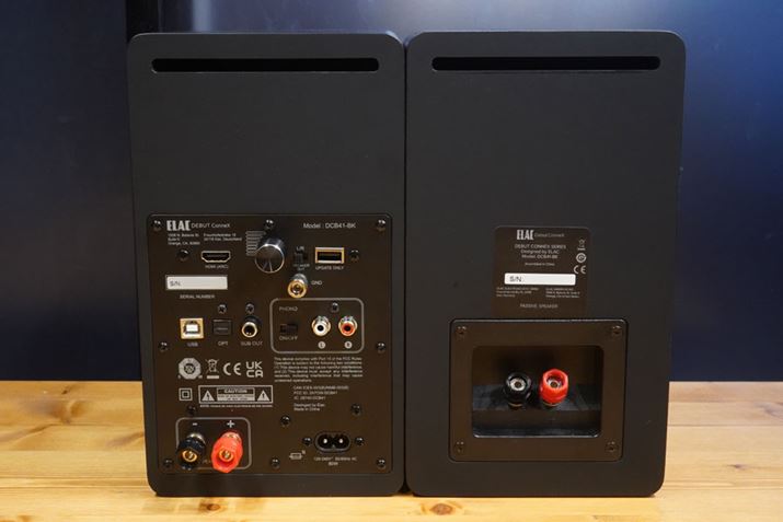 Xs[J[E̓XCb`Ő؂ւ\BE̓Xs[J[P[uŐڑ`