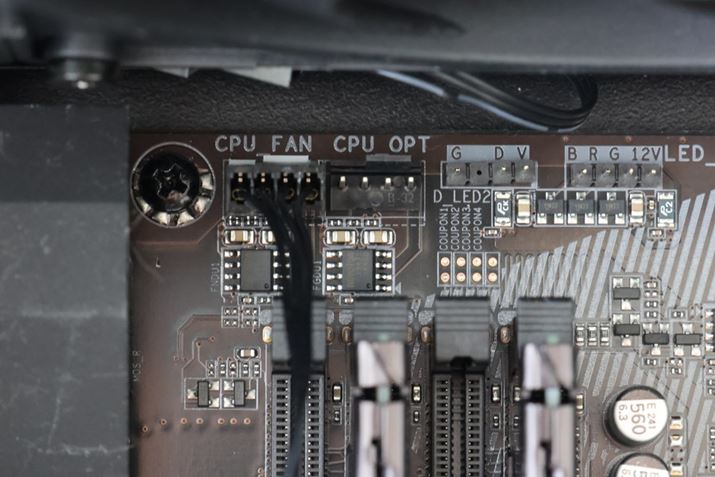 CPUN[[̒[q͊{I4sBxɉkɉ]𐧌䂷PWMRg[\