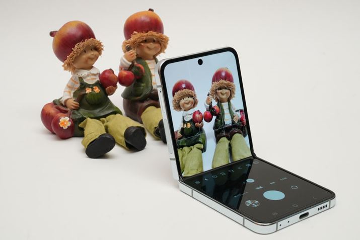 JNԂŐ܂ނƁAvr[㔼ɕ\