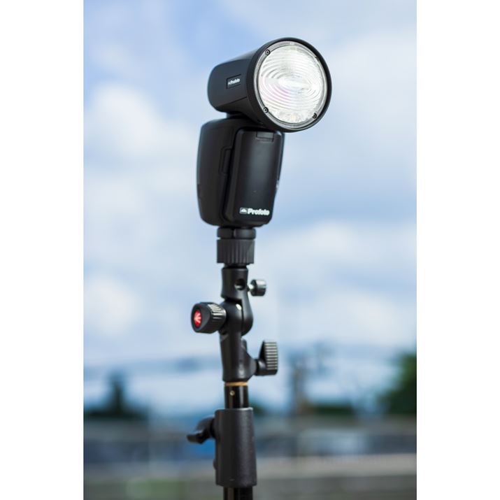 uProfoto A10vCgX^hɃZbgƂBł̓}tbg̃Auz_[gAX^hɎtBNbvI^CṽtbVCXŎgpۂ́ARɊpxł邱z_[KvɂȂ