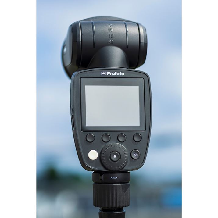 쐫VvȂ̂uProfoto A10v̖͂B{^̐ŏŊȈՁBtʂ傫