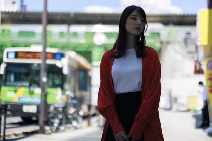 VAˉɗĂ炢BeBfAɂȂԂBꏊ͔wiƂ̘Io傫AVNs₷EOS R3ARF50mm F1.2 L USMAF1.4A1/2500bAISO100A+0.3EVARAWBeʐ^i6000×4000A7.4MBj