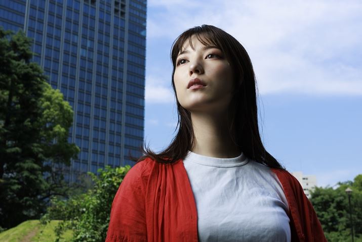 EOS R3ARF50mm F1.2 L USMAF11A1/125bAISO100ARAWBeʐ^i6000×4000A8.6MBj