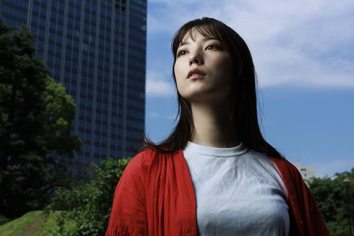 EOS R3ARF50mm F1.2 L USMAF11A1/250bAISO100ARAWBeʐ^i6000×4000A8.7MBj