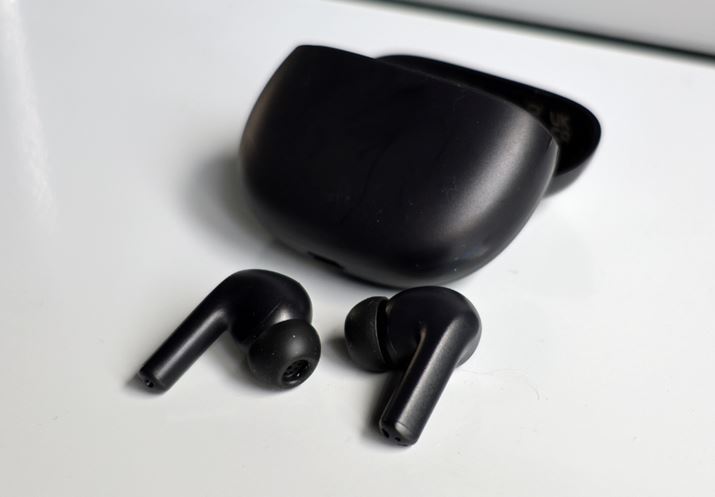 ]i1,990~iōjŔꂽXiaomi̊SCXCzuRedmi Buds 4 Activev