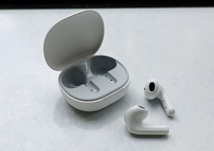 uRedmi Buds 4 ActivevƂ̓P[X`قȂuRedmi Buds 4 LitevB[dp̒[q͂ǂUSB Type-C