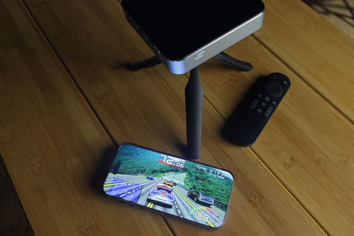 ݂ȂƉ߂Ƃ̑Lvł̖łAqǂɂƂĂ̎Ԃ͈ĊOAɂőދȂ́BȂƂ́uJx[j PRO2vƃX}[gtHQ[@ڑāAʂŃQ[vCĂĂ͂ǂł傤BAqǂ͂߂ႭD]ł