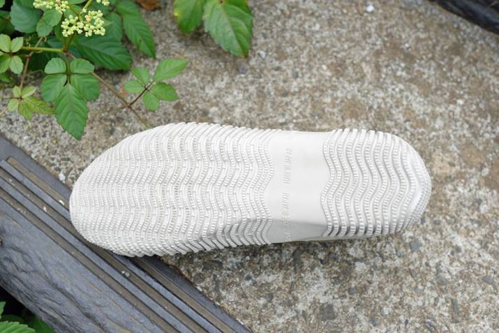 AEg\[̈ӏ͂ނ悤łAЉuSPM-443vɂ́uNo.8Outsolev̗pĂ܂BꂪՂۂɂ́ACT[rXiLj󂯂̂ꂵƂ