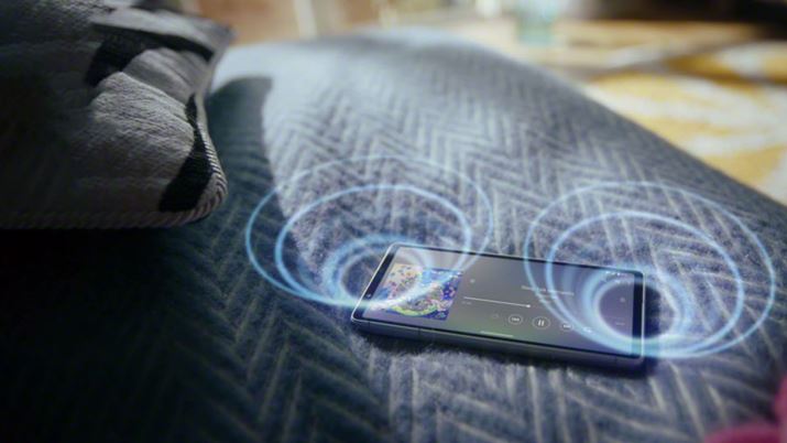 EΏ̂ɐݒuꂽXeIXs[J[ځBAv̋`[jǑɂĂ_Ci~bNŃNAȉōĐs