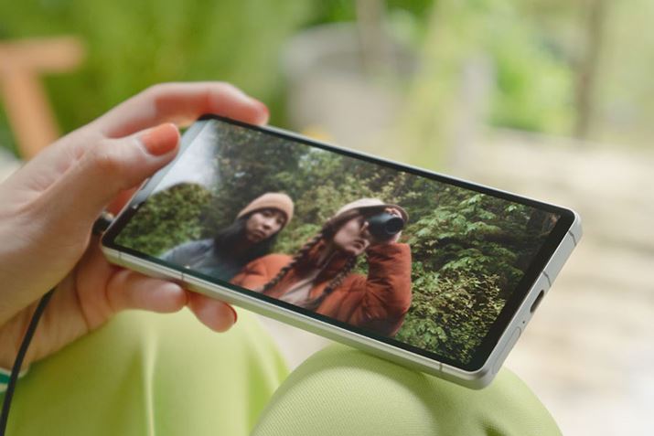 6.1C`̃TCYtHD+Ƃ𑜓x́uXperia 5 IVvƋ