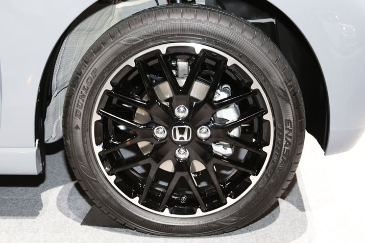 uJX^^[{vɑĂA15C`A~zC[^C