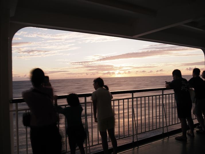 [ꎞBD̓Xg⃉EWALbY[ȂǂBO𒭂߂AXɃr[ݎn߂ccA݂ȂAvv̎Ԃ܂OM-5AM.ZUIKO DIGITAL ED 14-150mm F4.0-5.6 IIA14mmi35mmZ28mmjAF5A1/320bAISO200A+0.7EVAzCgoXFVAdオݒFJ[NG[^[