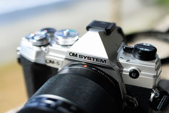 yʃRpNgȃtHƂ킹ăfUCłBt@C_[́AuOMv̓`󂯌pf^Jbg̃fUC̗p