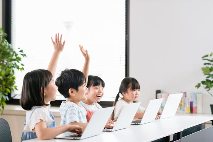 2020NɏwZł̃vO~OKCBɍ킹Ďqǂ̃vO~OmX