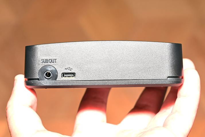 pMjbgPCQ[@Ƃ̐ڑUSBgpBቹɋł悤ɁAANeBuTuE[n[ǉłTuE[n[o͂ڂ