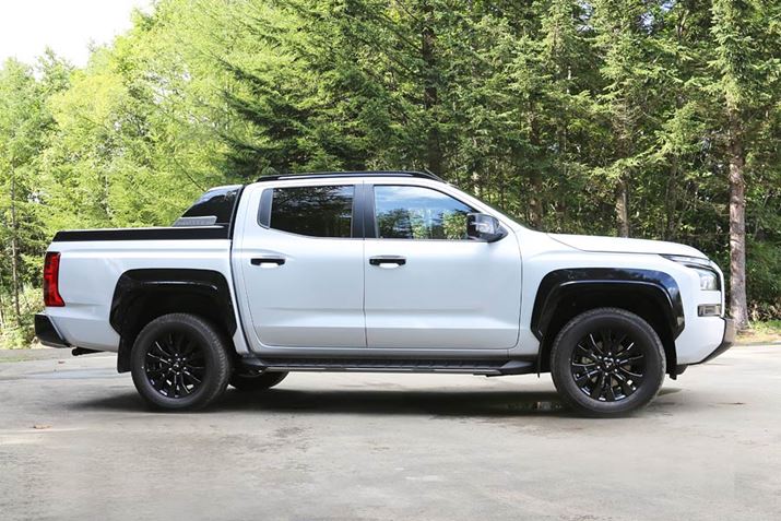 V^ugCgṽfUCRZvǵAE҉ʊȁuBEAST MODEvBsbNAbvgbNȂł͂̃^t͋ASȂǂ킹fUC̗pĂBtgtFCX́Au_Ci~bNV[hvɃveN^[Ȃǂgݍ킹AsbNAbvɍœK`ƂȂĂ