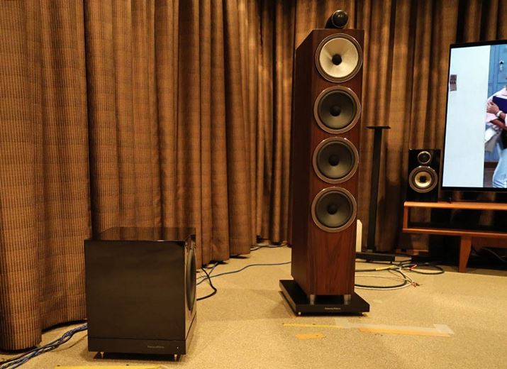 D&Mz[eBOX̎Ŏ{BBowers & Wilkinśu702 S3viʐ^j𒆐SƂZ^[Xs[J[Xu4.1.2vVXeuAVR-X1800HvŖ炵