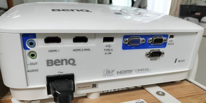 HDMI[q2邱ƂABenQuTH671STvI񂾌ߎ̂ЂƂ