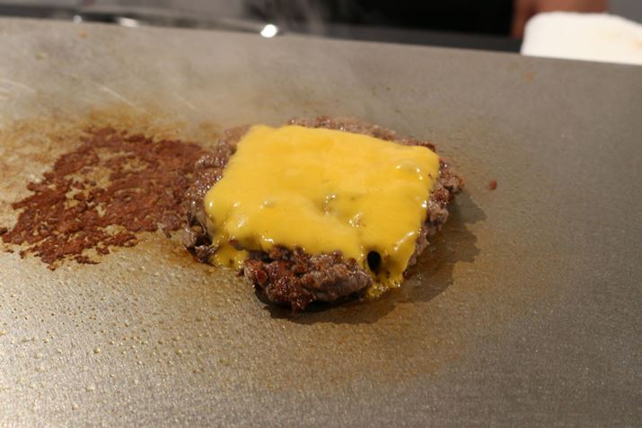 ӂJƁA邩ɂȃpeBI ̓Ղ̃peBAقǂ悭n`[YXeXv[g̏ɂƁAɂȂ܂