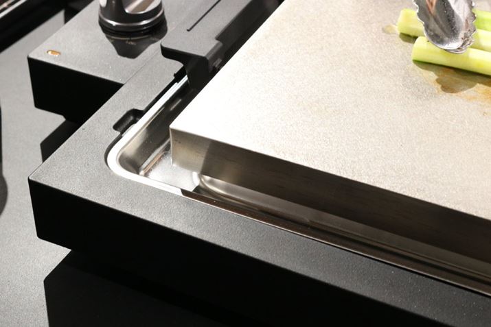 v[gƖ{̂̊Ԃɂ͖󂯃g[Ă̂ŁAC藎Ƃ̓v[g痎Ƃďł܂