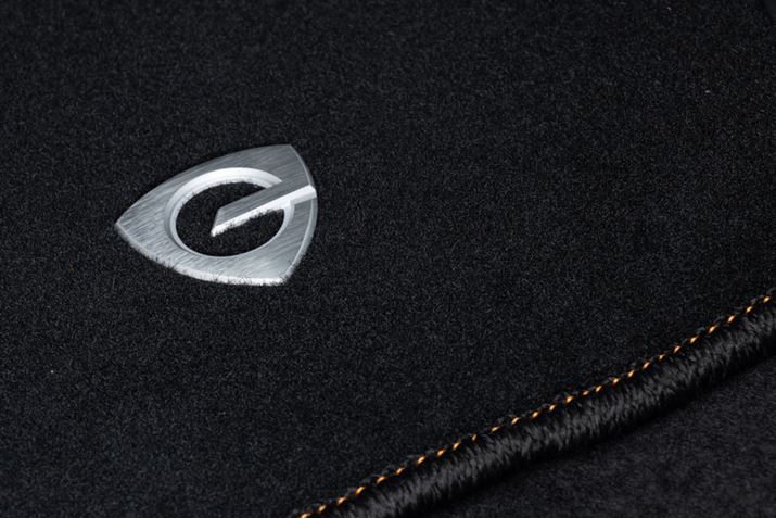 ʎdlԂ́uEdition Rvɂ́A[^[EṼV{G{XHp̂փbhXgijAɃ[^[EṼV{̃A~v[gꂽpJ[ybgij̗pĂ