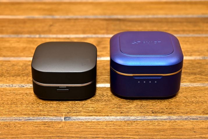 uTE-Q3viʐ^jƁuTE-D01q2viʐ^Ej̏[dP[XrB蔖RpNgɂȂAgѐɌサĂ