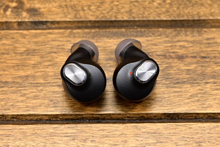 I[\hbNXȌ`ɐ܂ςuTE-Q3ṽCz{́Bdʂ͕Б4.2gŁAIPX4̖h\ĂB^bNh{ꂽ͏]fuTE-D01q2vlɃ^b`ZT[𓋍ځBAvuAVIOT SOUND MEvJX^}CY\