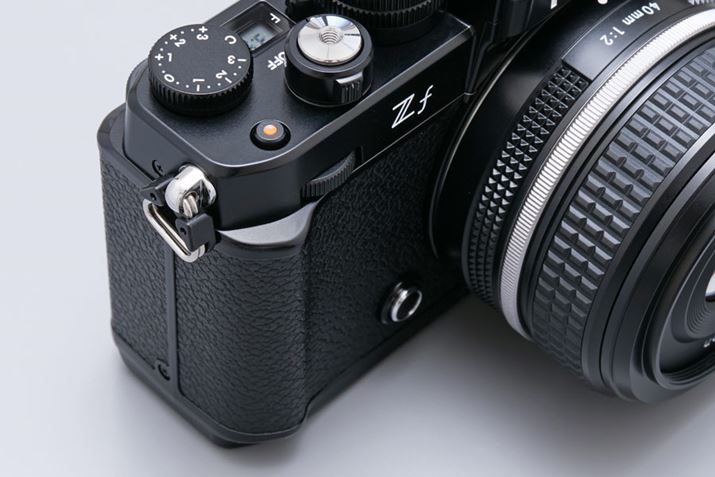 JƂẴfUC𑹂˂Ȃ悤ȑ傫̃Obv𓋍