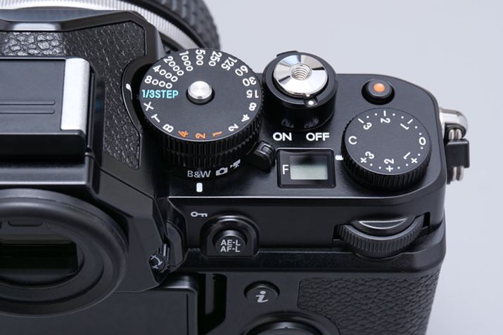 Vb^[Xs[h_CƓɎBe[h̐؂ւo[pӁBBeÎ~Beɐ؂ւۂɌāuB& Wv܂ŉ񂳂Ȃ悤Ƀo[̉]p傫݌vĂ