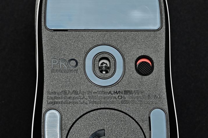 ZT[ɂ́Aő𑜓x32000DPIւŐV́uHERO2ZT[v̗p