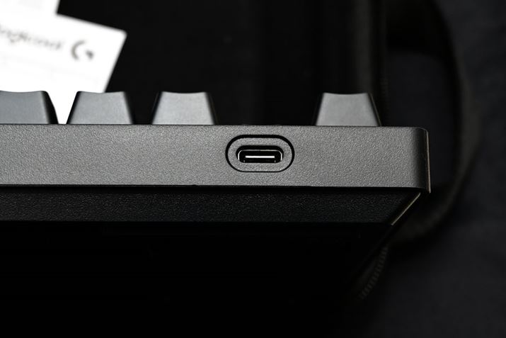 [d[qUSB Type-CŁAUSBP[ugpLڑɂΉ