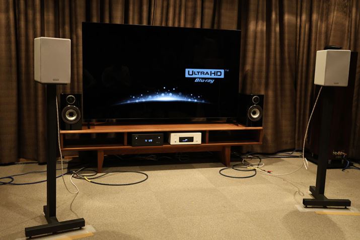 D&Mz[fBOX̎Ŏ{BXs[J[ɂ́Agݍ킹ƌuSC-N10vƁABowers & Wilkinśu707 S3vɐڑBu707 S3v̏o͉x84dB/2.83V/mƒ߁Bł͂