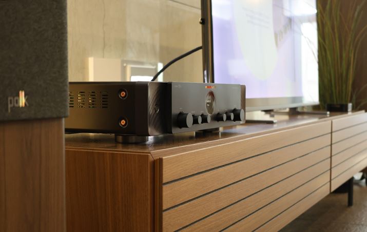 }c̐V㐻iɋʂOςɉ߂ꂽuSTEREO 70sv