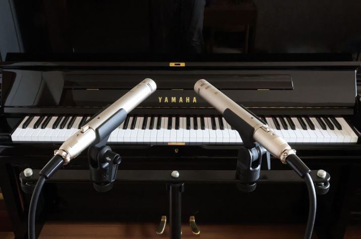 XYł̃ZbeBOBẼ}CN̊px90xspɂÃ}CNsAm̉EɁAẼ}CNsAm̍Ɍ悤܂