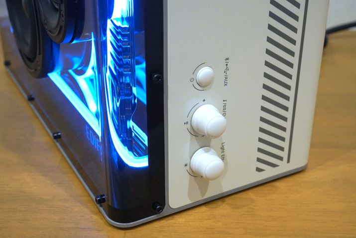 {̉EʂɔzuĂ鑀암Bォd/\[X؂ւAʒmuACeBO@\̖邳muBCeBOS邱Ƃ\