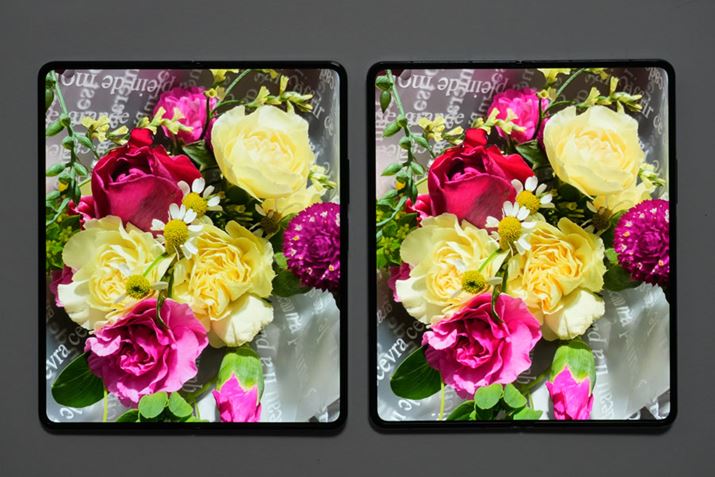 uGalaxy Z Fold5vAEuGalaxy Z Fold4vBʂ̃TCYƉ𑜓x͂܂BuGalaxy Z Fold5v͋PxサĂ邪AF͂قƂǓ