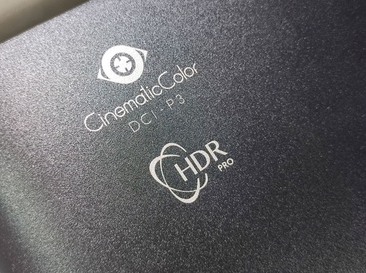 z[VA^[iƂƂŁADCI-P3Jo[100%BȂǁAFČɂ́BHDRKiHDR10HLGłȂAЂƂď߂HDR10+T|[g