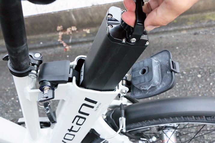 tgCgɂdobe[́uVOTANIṽSĂ镔ɓځBt̃L[ŊJĎoA[ddlBobe[eʂ36V/7.0Ahi252WhjŁAcʃ[̏Ԃ疞[d܂Ŗ3.5Ԃ