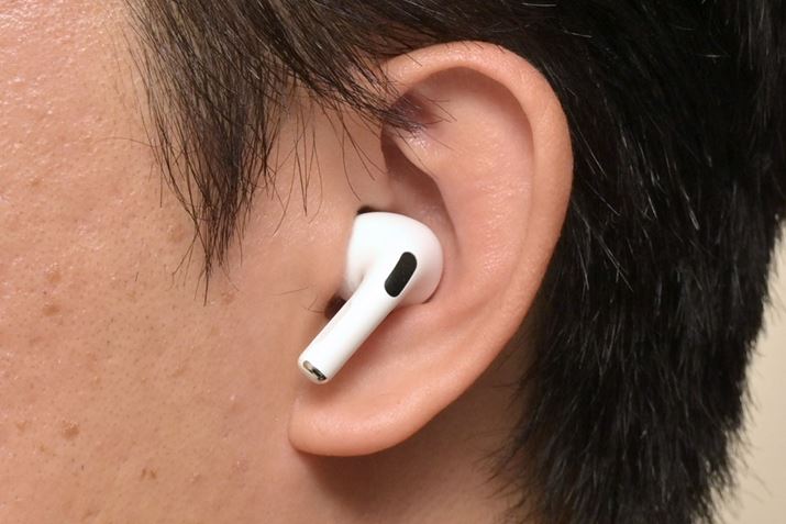 r̂߂ɁAuAirPods Proi2jv𑕒Ă݂BCz{̂Xe͂ݏoĂ邽߁AĹuQzv3fƔׂĂ݂ƁAQ]тȂ痘p̂͏