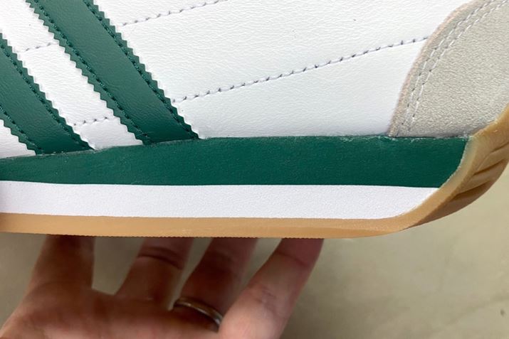 zCgƃO[ȂN₩ȃ~bh\[ɁAgȐF̃o[AEg\[}b`Ă܂