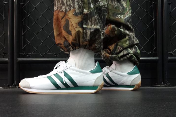 ԂoĂȂAFȂꂽfUCBXg[gAJWȂǁALX^CɃtBbg܂