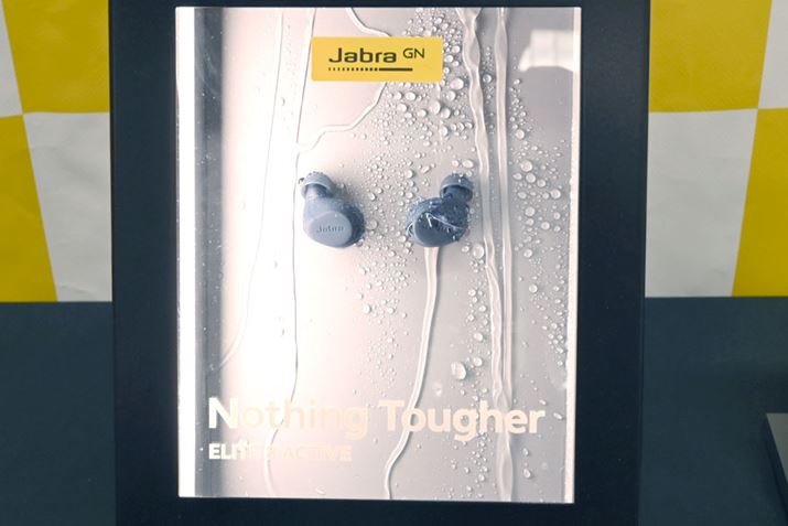 \ł́AuElite 8 Activeṽ^tlXWsĂ